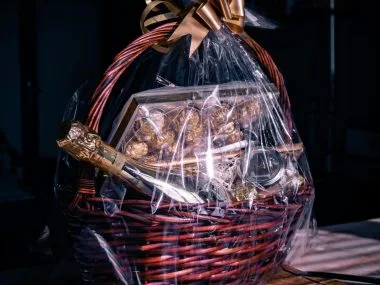 Homemade DIY gift hamper ideas on a budget
