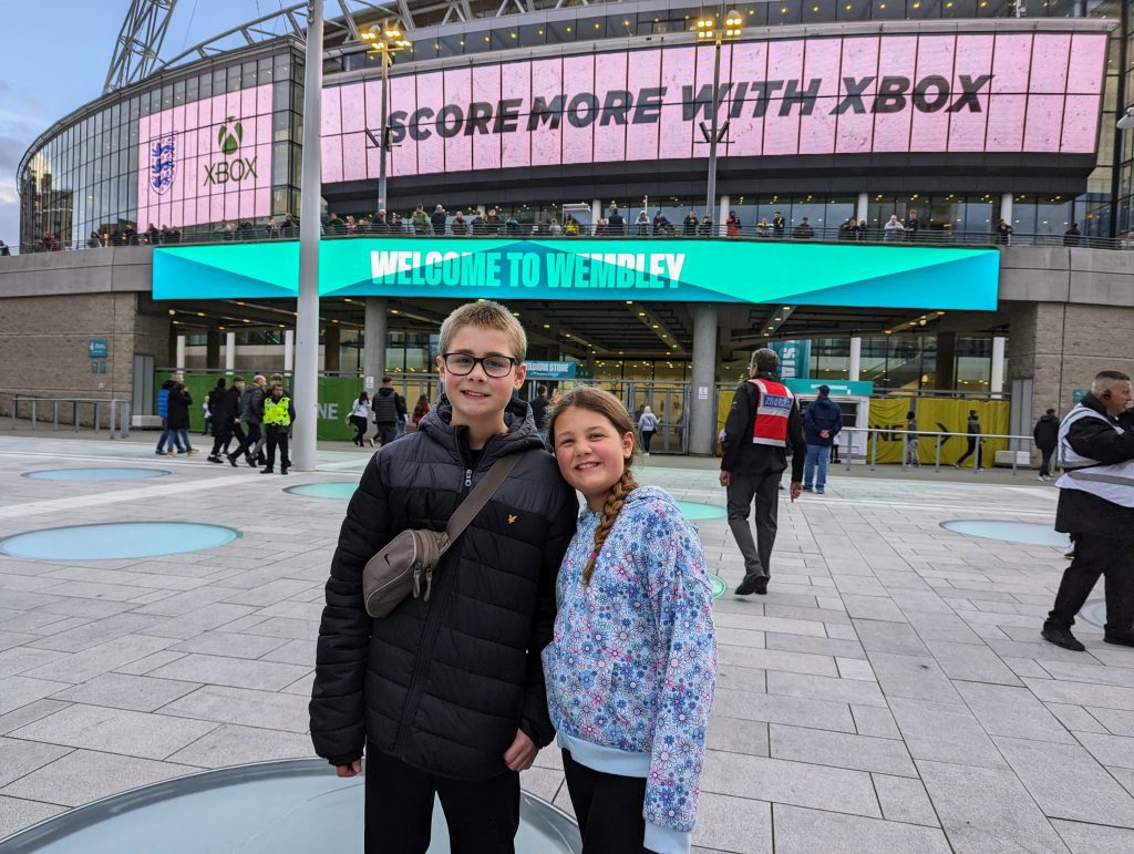 Three Lions, pitch, england, wembley, football match, london, frugal mum children photo outside stadium
