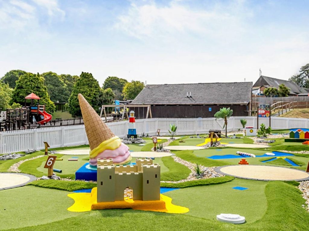 Parkdean Resorts Lower Hyde Review, Isle of Wight, frugal mum UK travel guide, photo of golf course