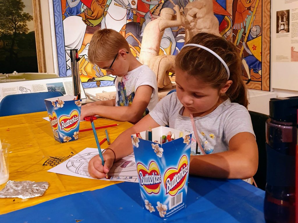 cheap days out with the kids, weekend, school holidays budget family fun guide, frugal mum, photo of children crafting