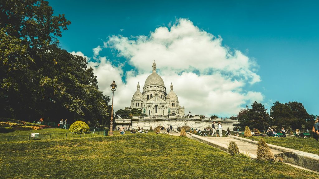 How to have a city break in Paris on a budget with kids, frugal mum travel guide