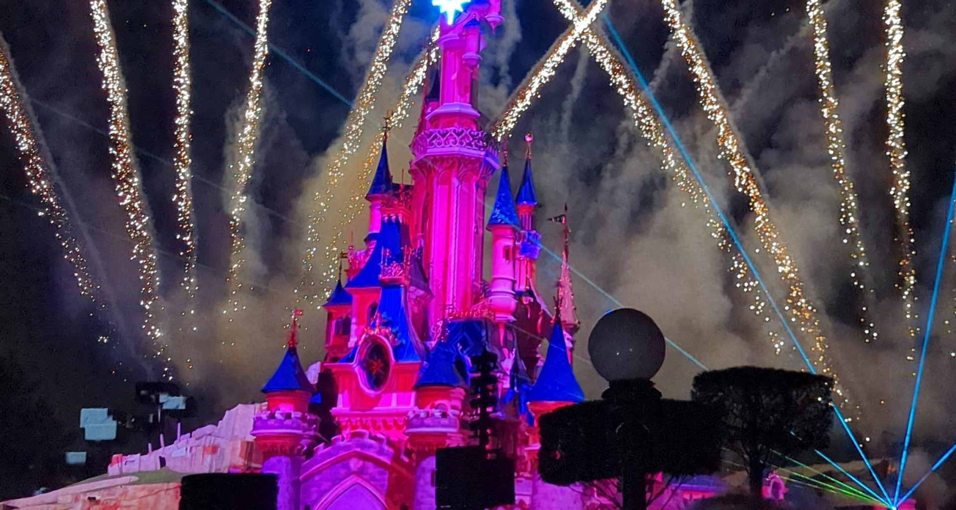 The best places to stay near Disneyland Paris at Christmas, frugal mum winter travel guide