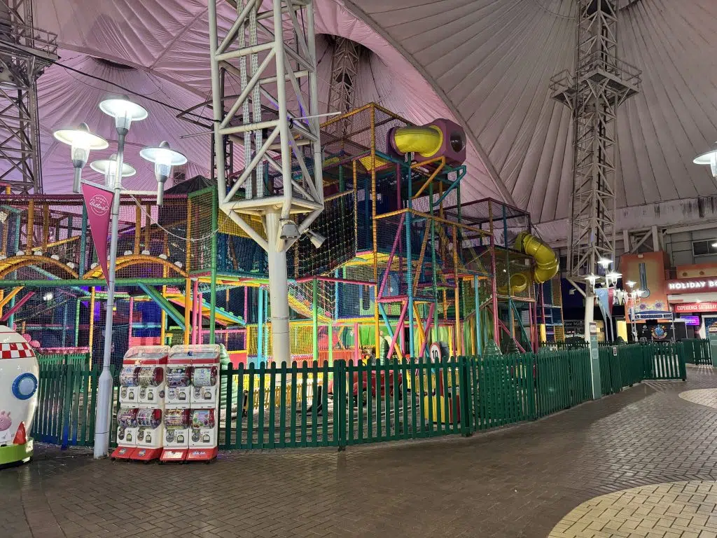 The Ultimate Butlins Bognor Regis frugal mum Holiday Guide, Review, photo of skyline soft play
