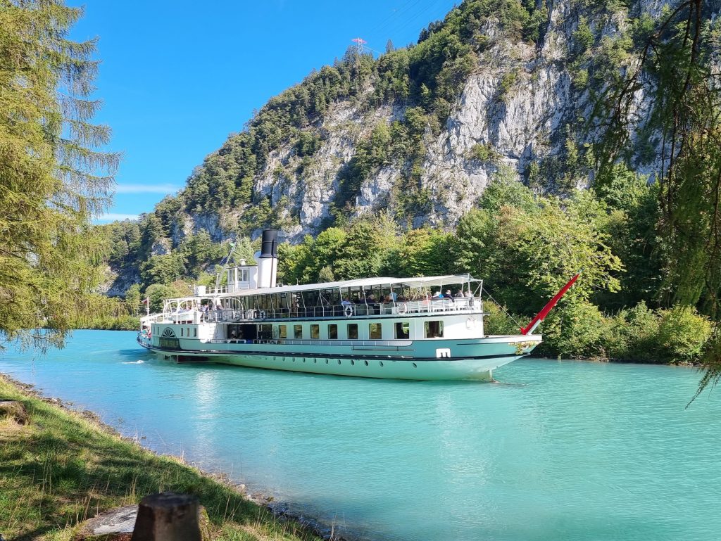 why eurocamp to travel in europe with kids, frugal mum guide, photo of Interlaken boat, lake thun