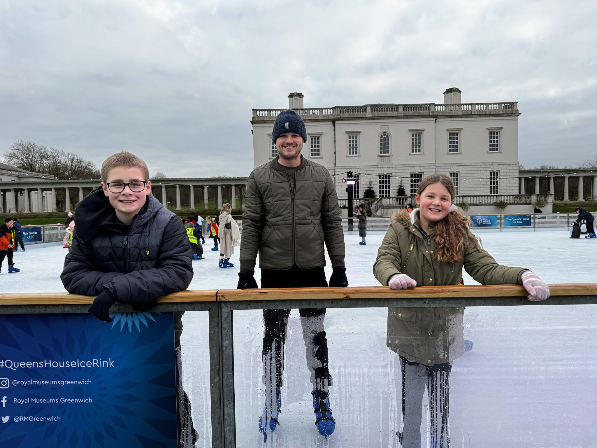 Christmas on a budget, Cheap festive family days out with the kids, photo of frugal mum kids ice-skating