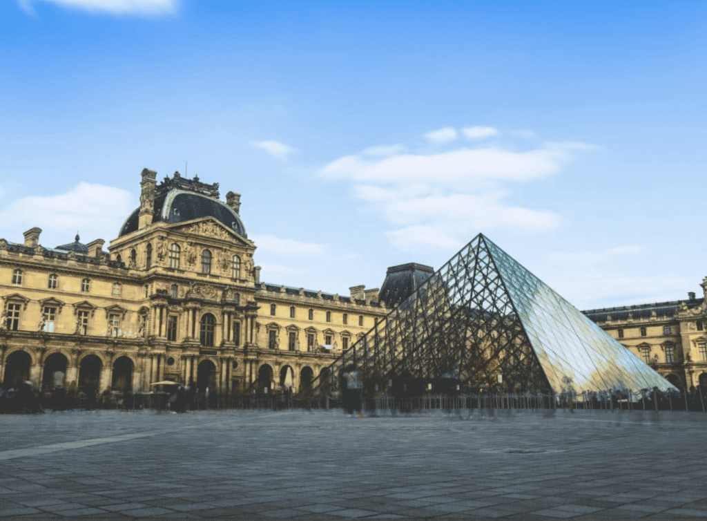 How to spend a day in Paris on a budget with kids, louvre photo