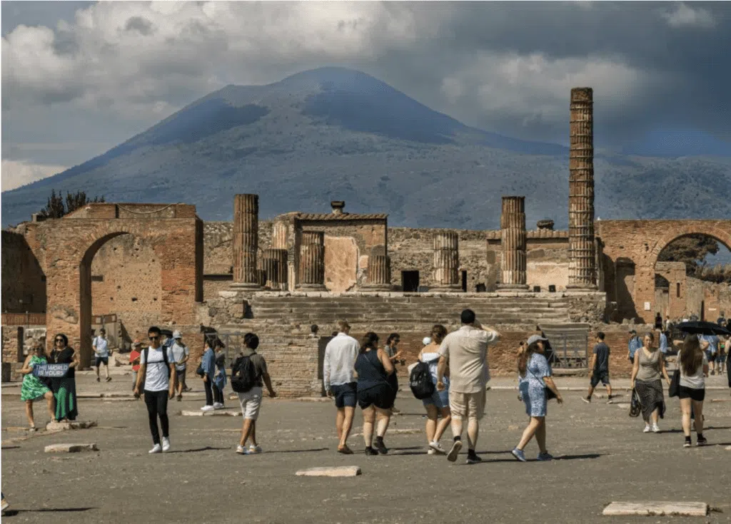 The 5 best cities to visit in Italy with kids on a budget, frugal mum guide, photo of pompeii ruins