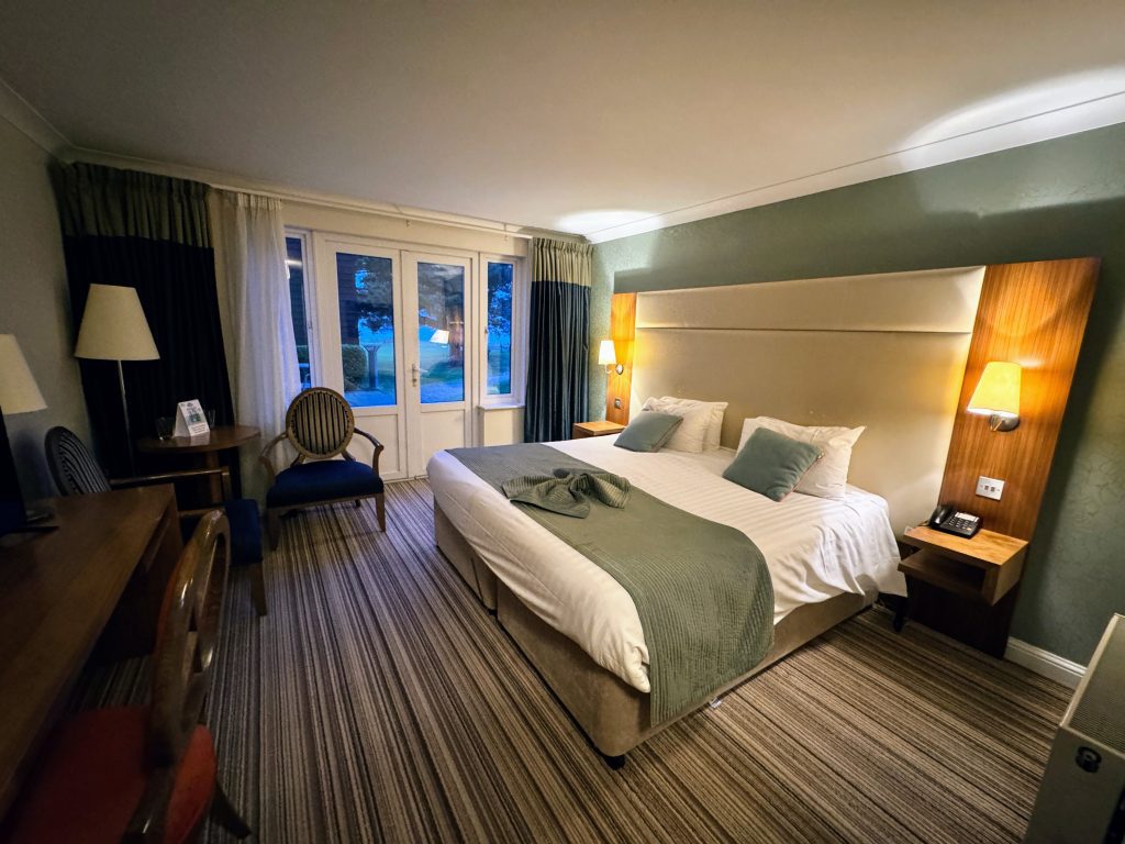 Warner Hotel Review, Sinah Warren, Hayling Island, UK, frugal mum review, photo of signature room