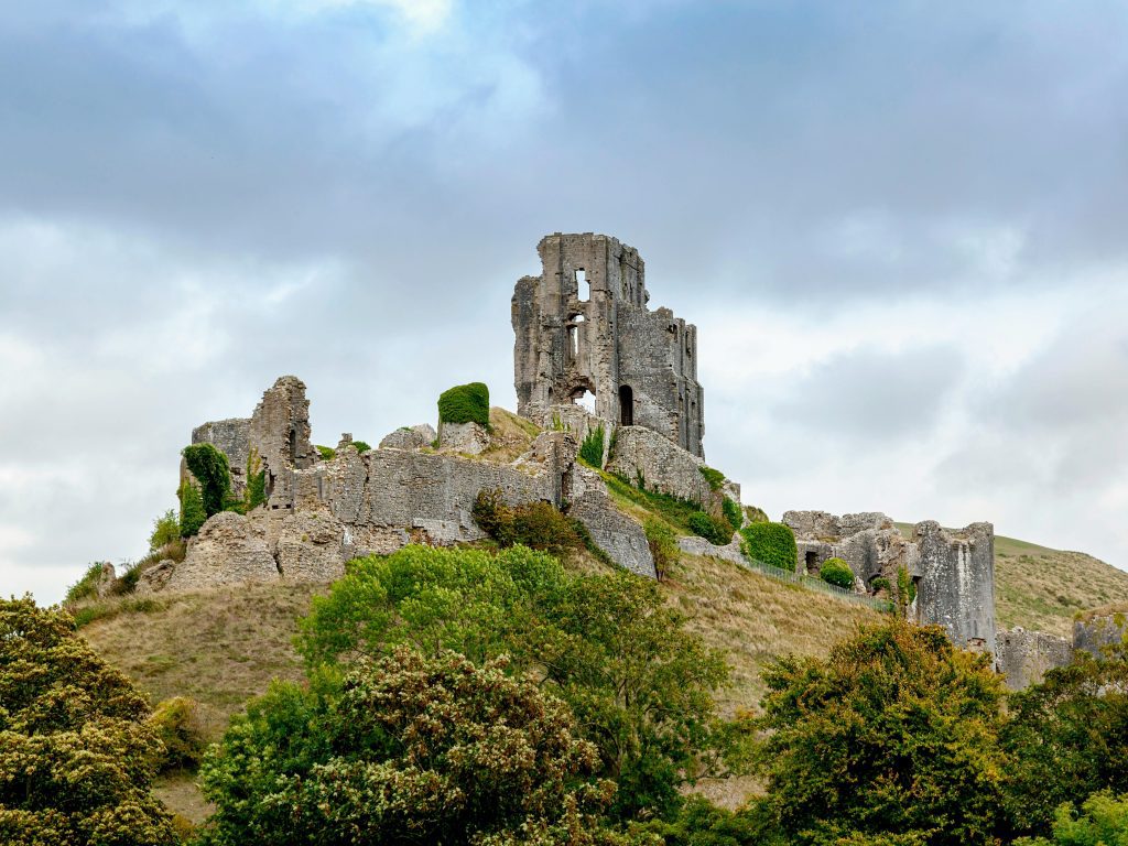 The 10 best things to do in Dorset with kids, frugal mum travel guide, days out, photo of swanage railway