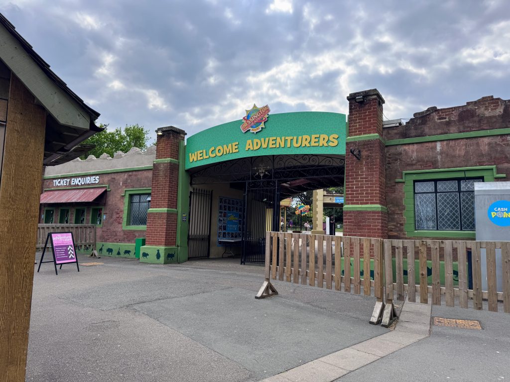 Chessington Resort Guide, is the Safari or Azteca hotel better, frugal mum review, photo of hotel resort entrance