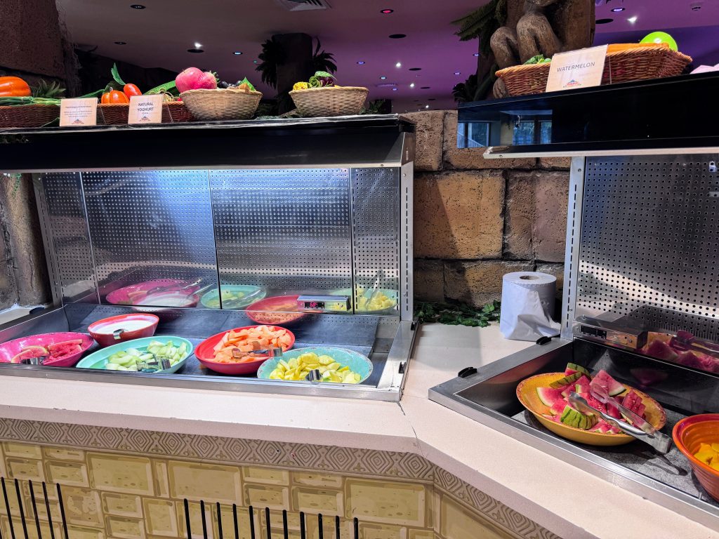 Chessington Resort Guide, is the Safari or Azteca hotel better, frugal mum review, photo of breakfast buffet