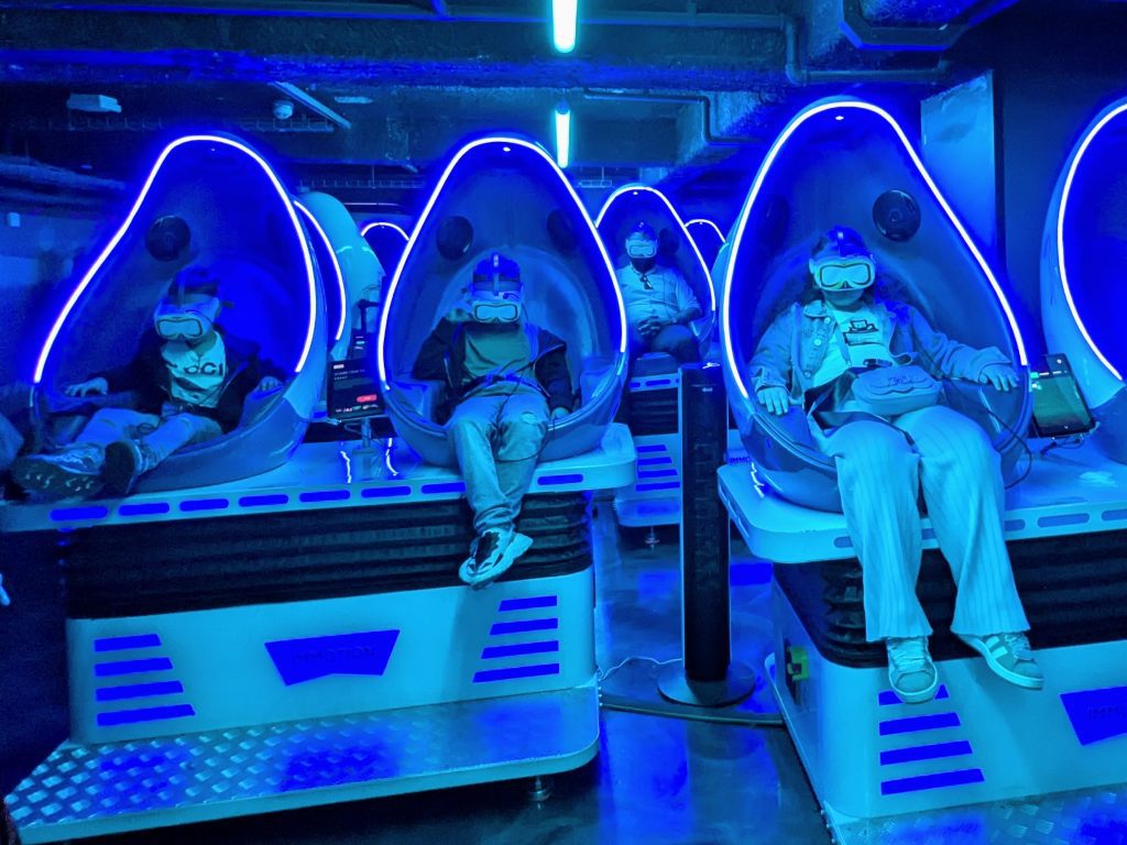 SEA LIFE London Aquarium Review and money-saving tips, frugal mum guide, photo of VR experience