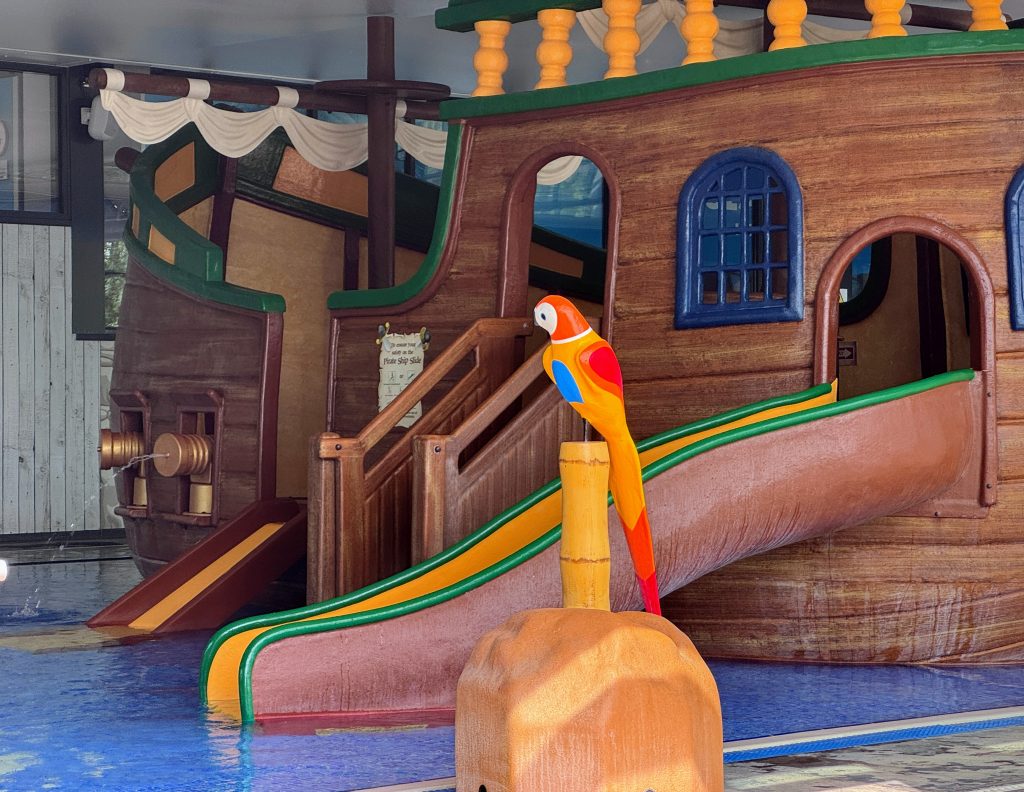 North Devon with Kids, Woolacombe Bay and Twitchen House Holiday Park Review, frugal mum, photo of pirate splash pool indoor toddlers