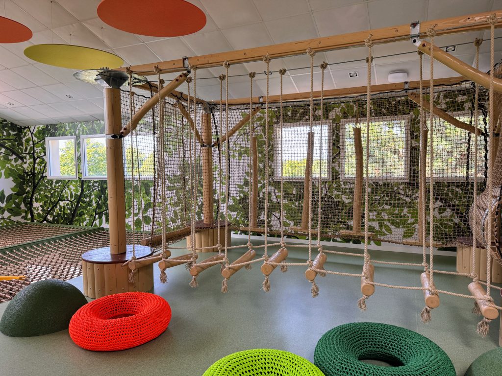 Eurocamp Holiday Review, Le Pin Parasol, Vendée, France, frugal mum travel guide, photo of indoor play area