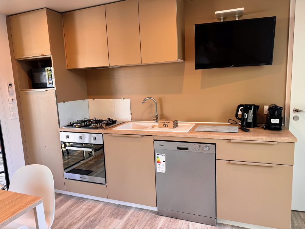 Eurocamp Holiday Review, Le Pin Parasol, Vendée, France, frugal mum travel guide, photo of ultimate plus kitchen