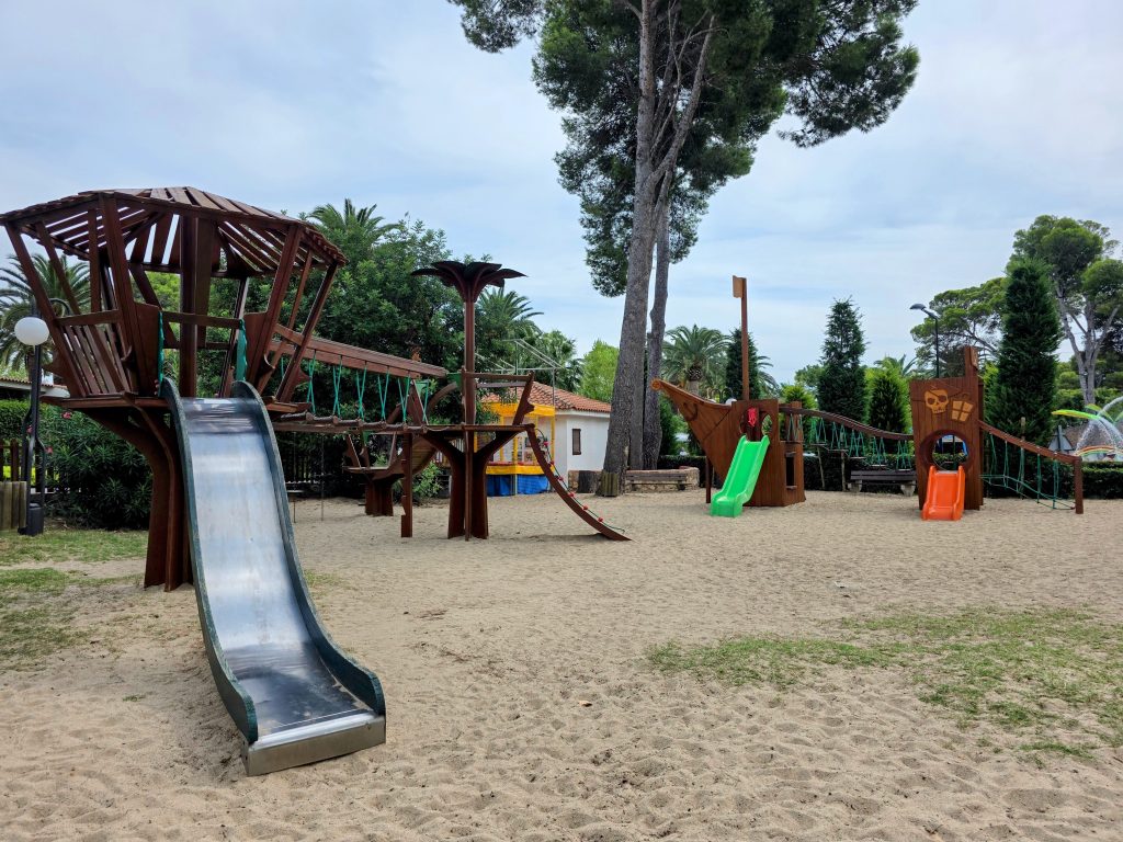Eurocamp Holiday Review: Playa Montroig, Costa Dorada, Spain, frugal mum travel guide, photo of playground
