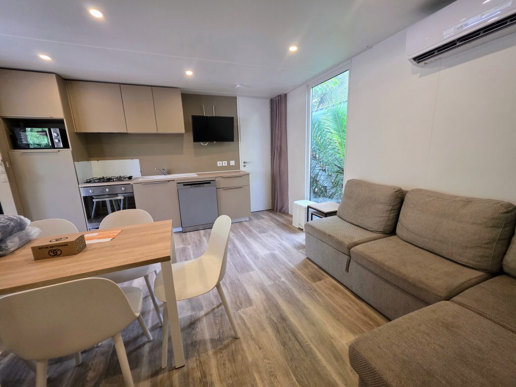 Eurocamp Holiday Review: Playa Montroig, Costa Dorada, Spain, frugal mum travel guide, photo of ultimate plus accommodation