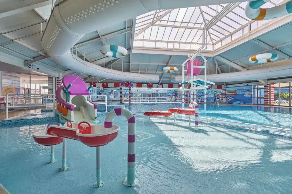 Which Haven holiday parks have beach access, frugal mum UK travel guide, photo of Cleethorpes Beach, Lincolnshire