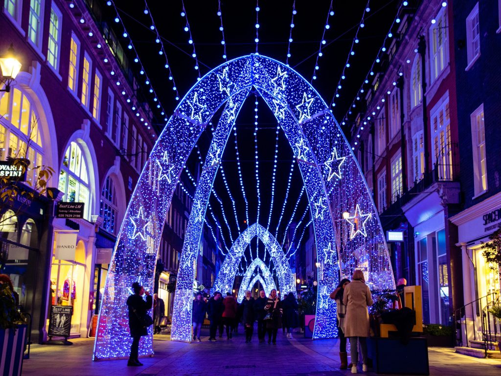 10 FREE things to do in London at Christmas with kids, frugal mum guide, photo of mayfair lights
