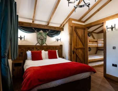 How to get a FREE Merlin Annual Pass, short break offer, frugal mum guide, photo of warwick castle hotel