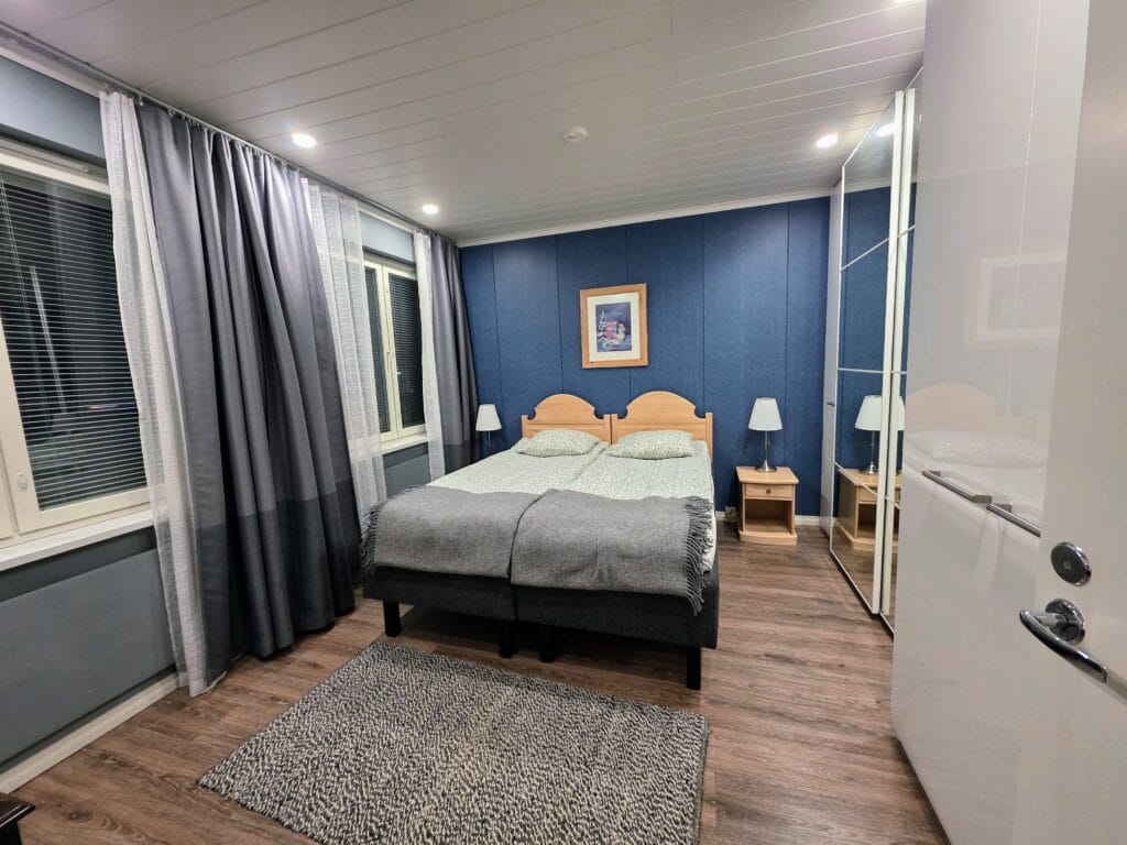 Piriko Apartments Review, Rovaniemi city centre accommodation, frugal mum travel guide, photo of bedroom