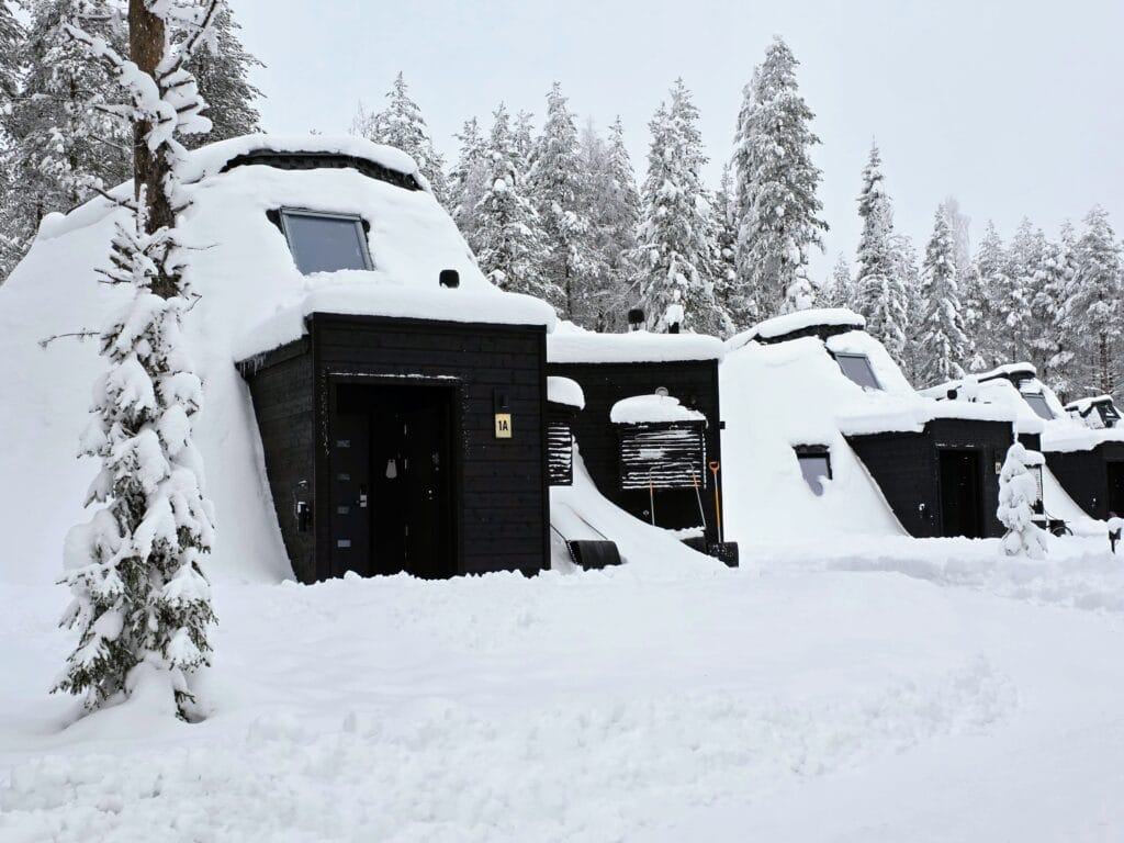 Where to stay in Rovaniemi with kids, the best hotels, apartments igloos, frugal mum travel guide