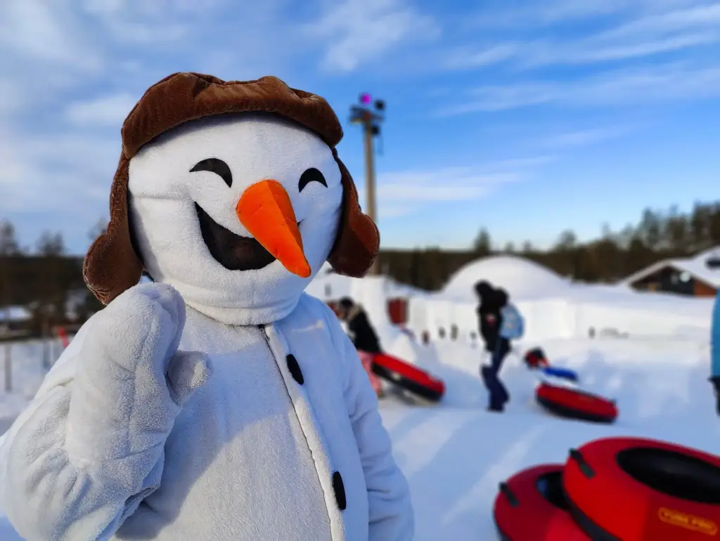 Santa Claus Village Rovaniemi frugal mum travel guide, photo of snowman world