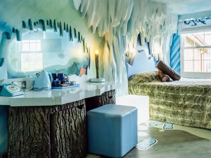 Alton Towers Hotel Review, frugal mum guide, photo of sp-lash landings hotel room