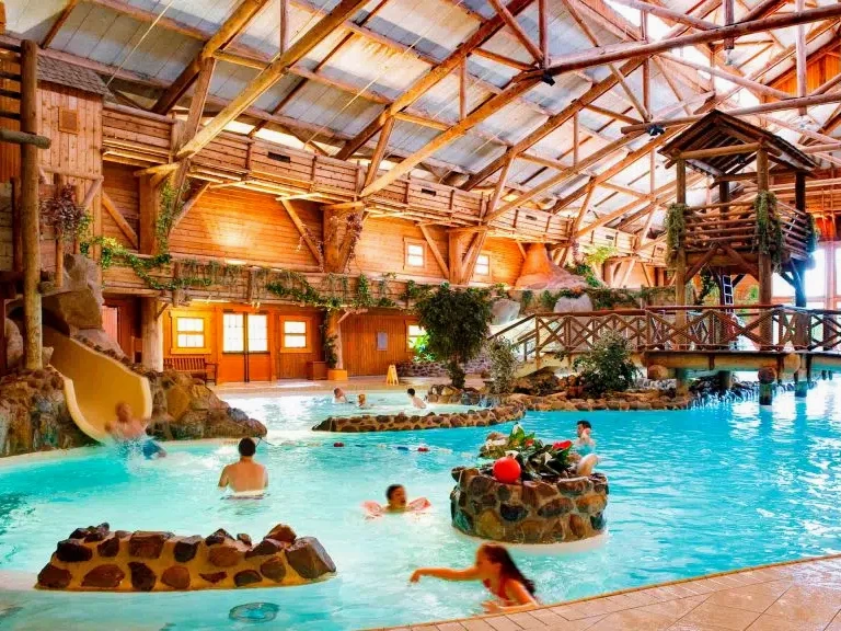 best places to stay near Disneyland Paris at Christmas, frugal mum winter travel guide, image of Disney Davy Crockett Ranch