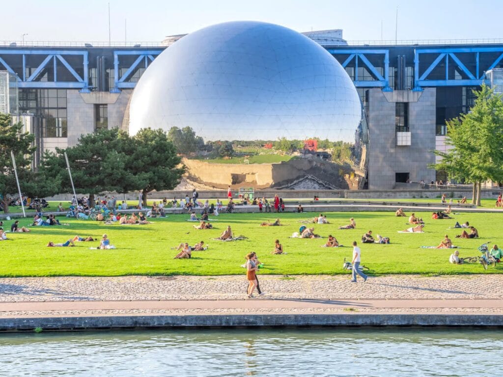Best Things to Do in Paris with Kids, frugal mum travel guide, photo of