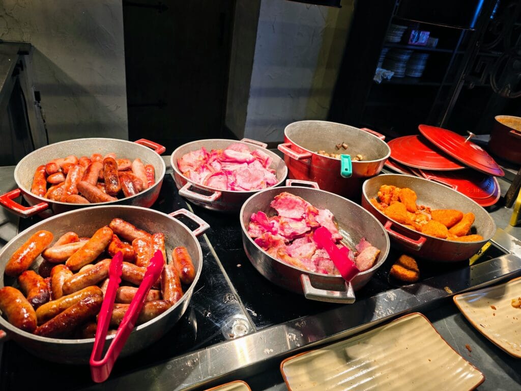 Warwick Castle Hotel Review, frugal mum travel guide, photo of warwick castle breakfast