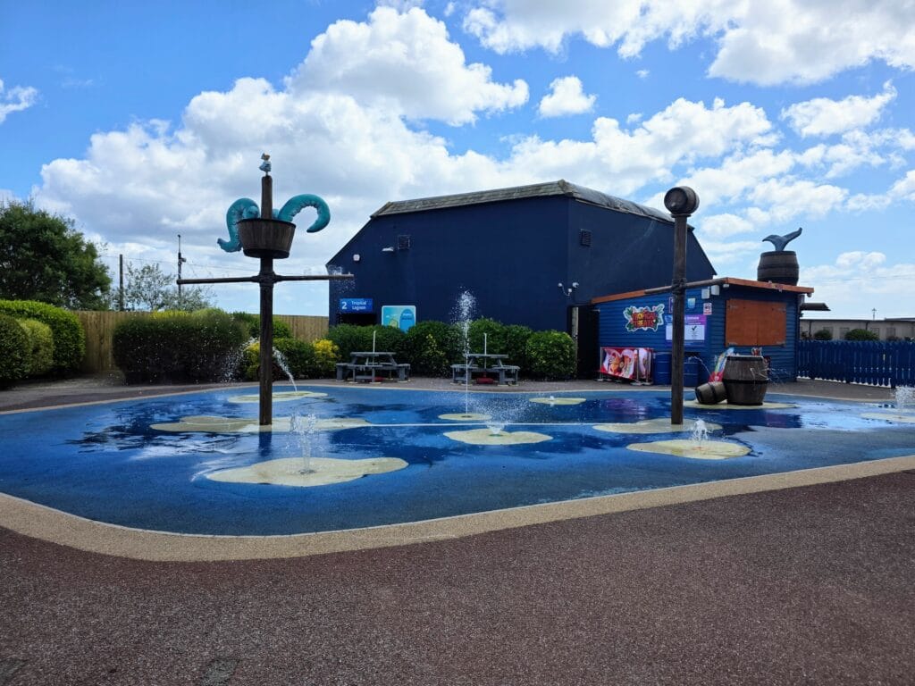 Sea Life Weymouth Aquarium Review, frugal mum guide, photo of splash zone