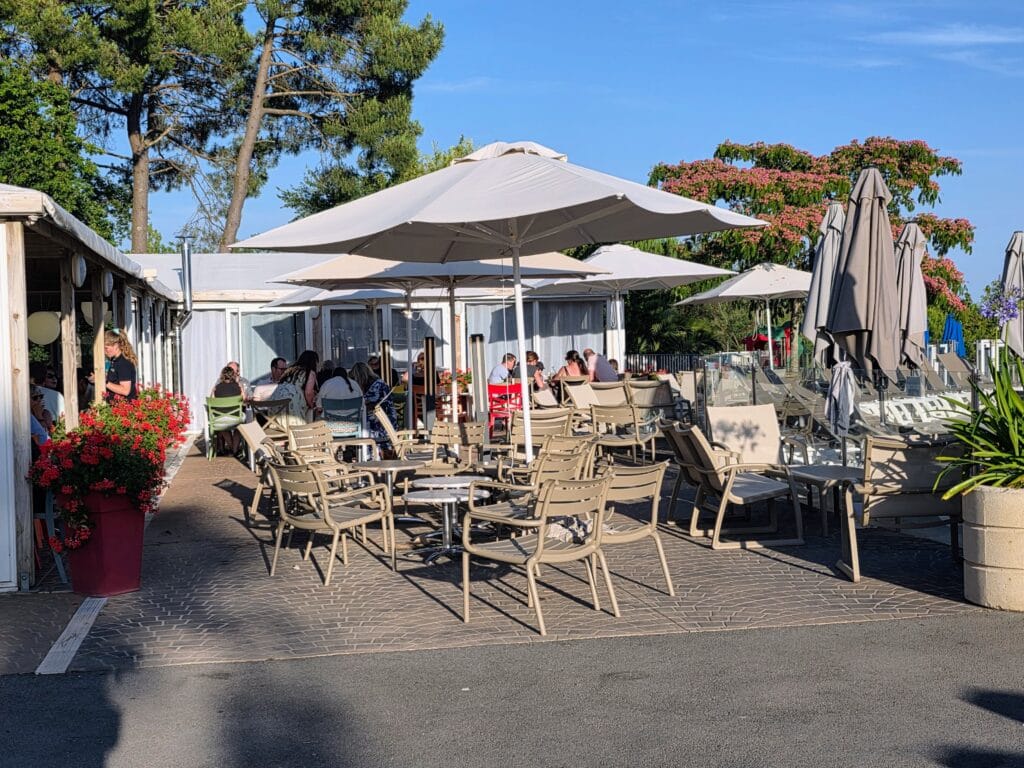 Eurocamp Holiday Review, Le Mané Guernehué, Brittany, France, frugal mum travel guide, photo of restaurant