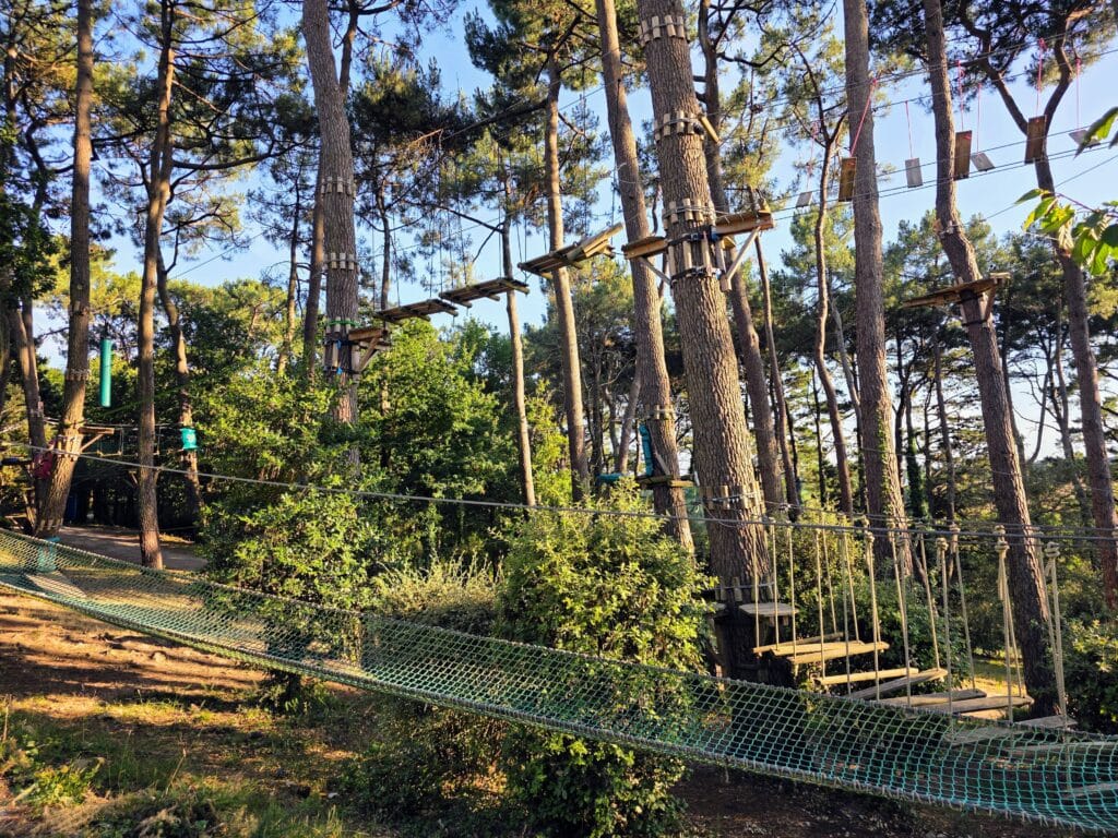 Eurocamp Holiday Review, Le Mané Guernehué, Brittany, France, frugal mum travel guide, photo of high ropes