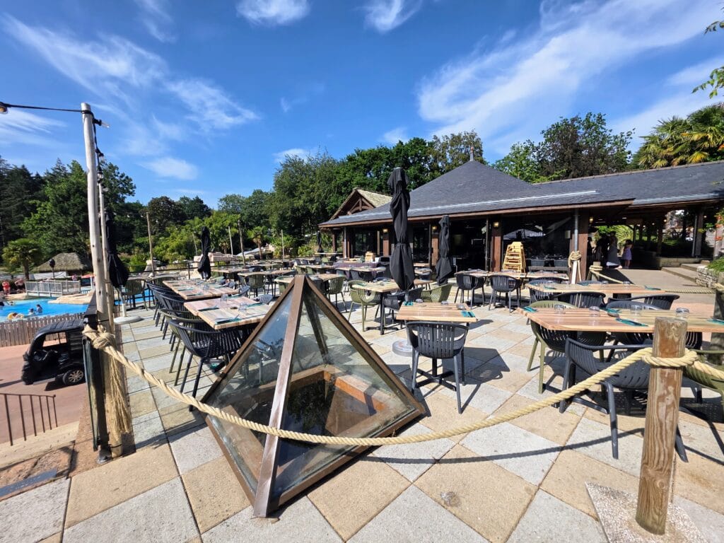 Eurocamp Holiday Review, Domaine des Ormes, Brittany, France, frugal mum photo of restaurant
