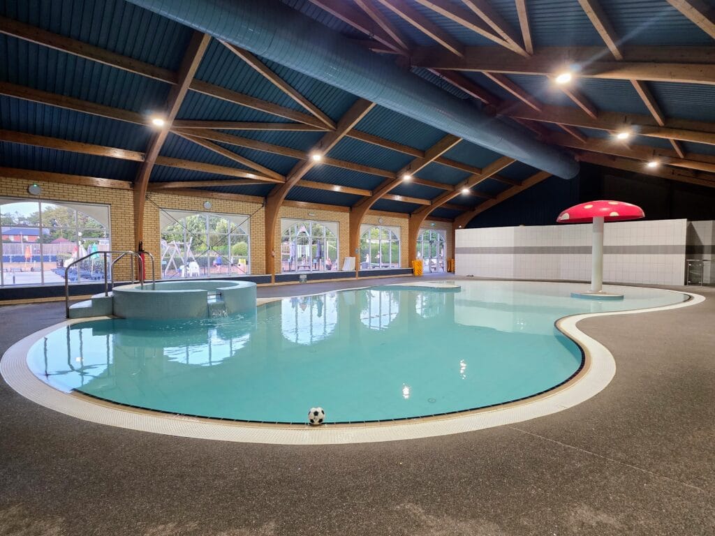 hoburne park review, dorset, frugal mum travel guide, photo of indoor swimming pool