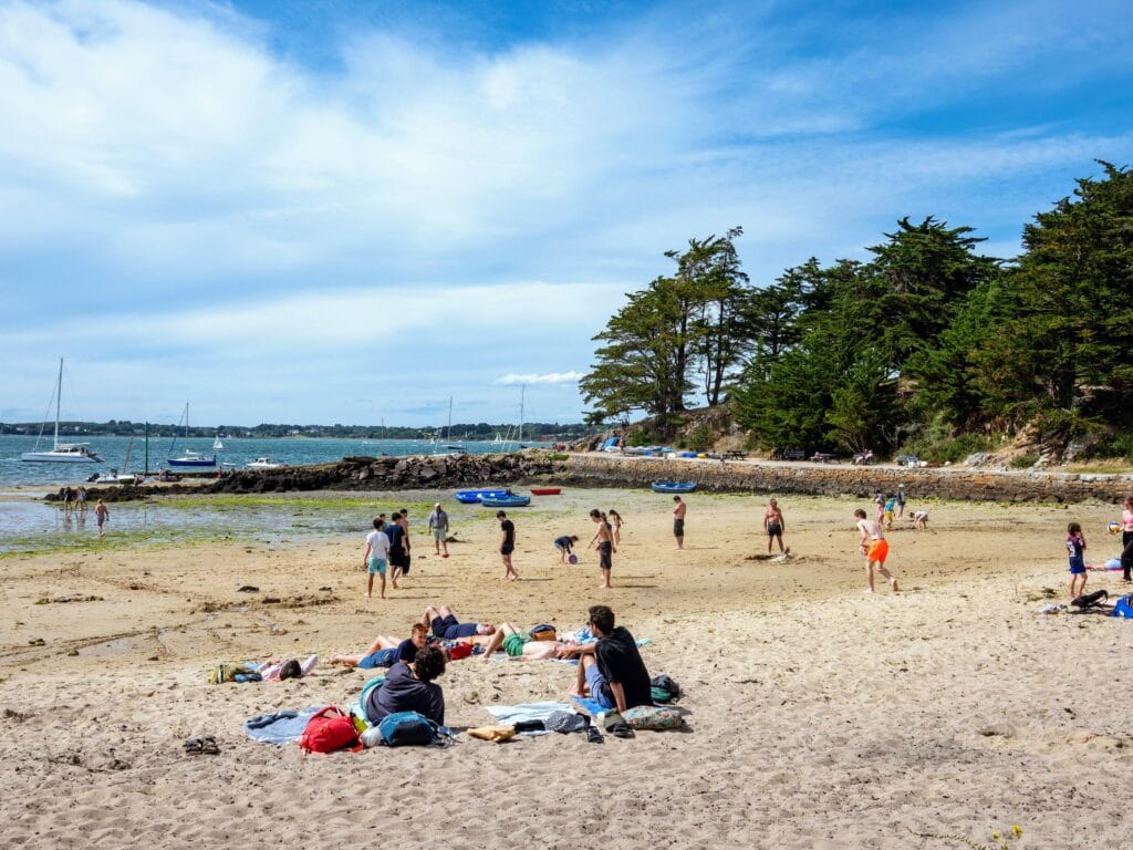 20 Best Things to Do in Brittany with Kids, frugal mum travel guide, photo of Île-aux-Moines