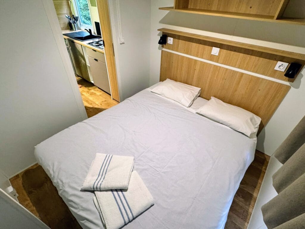 Eurocamp Holiday Review, La Croix du Vieux Pont, Paris, France, frugal mum photo of premium accommodation bedroom