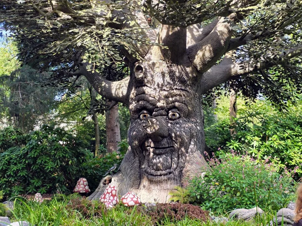Duinrell or Efteling Which Is Better for Families, frugal mum guide, photo of efteling tree