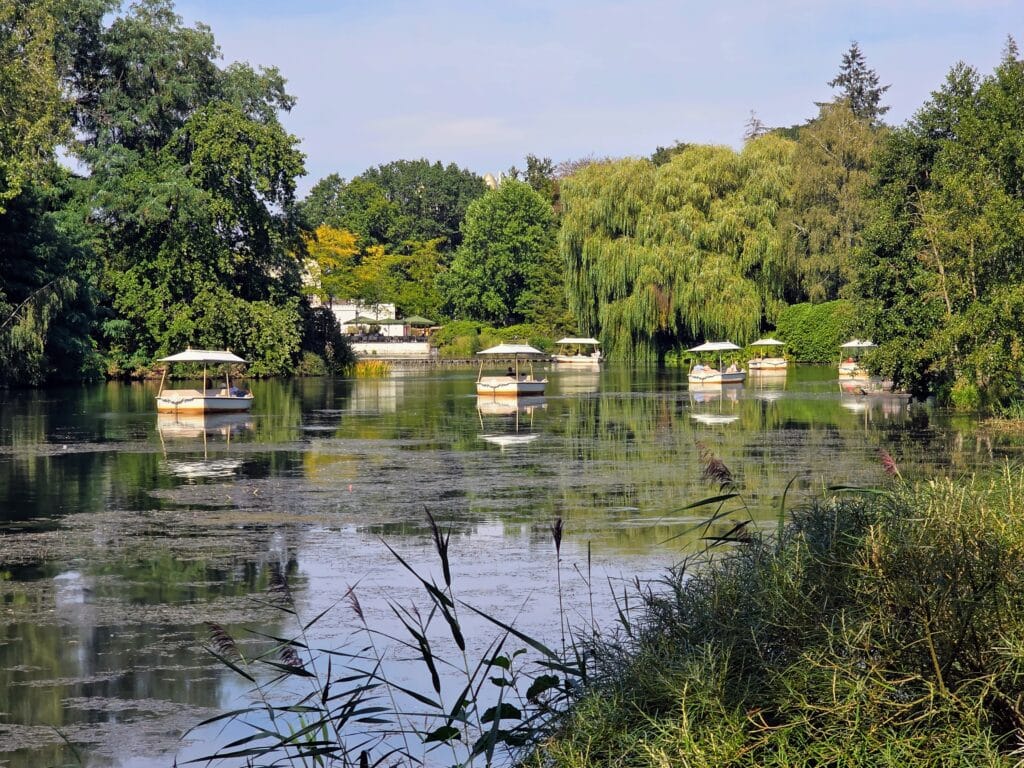 Efteling vs Disneyland Paris Which is Better for Families, frugal mum guide, photo of boats at efteling