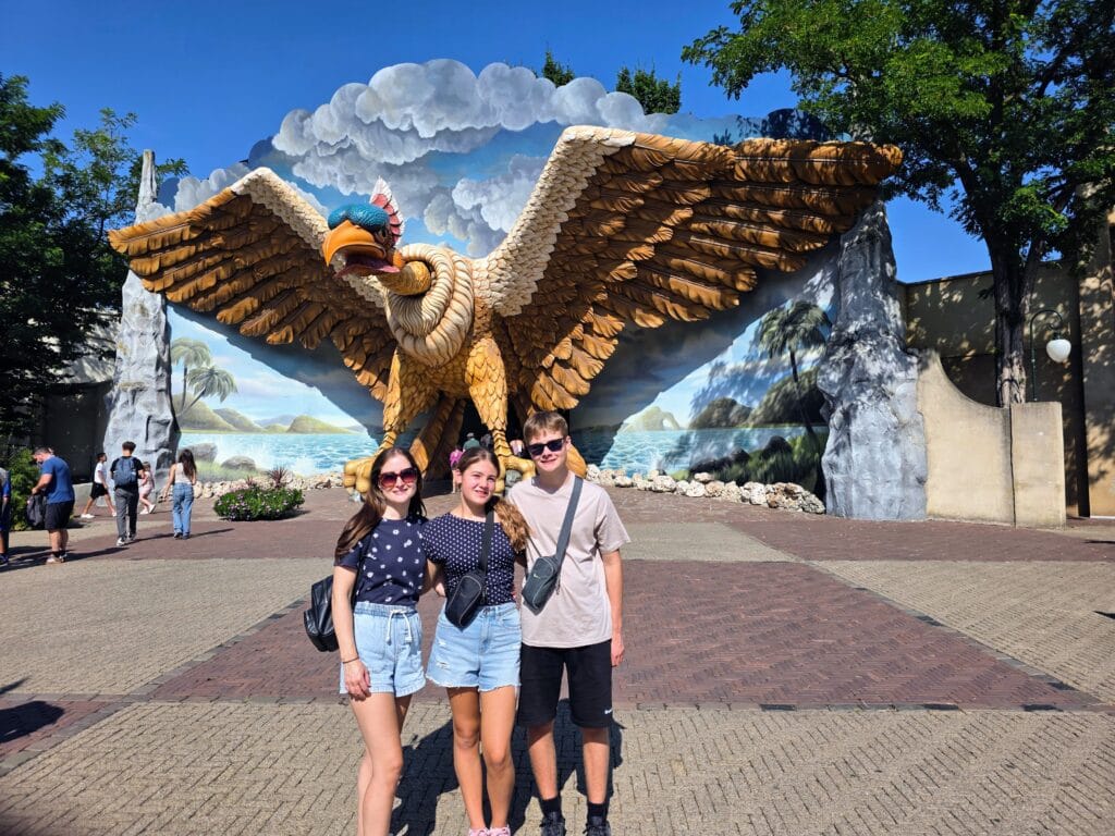Efteling with kids, frugal mum guide and review, photo of us by vogel rok