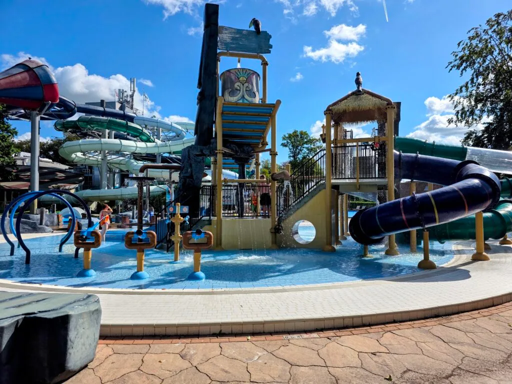Duinrell Holiday and theme park, frugal mum review, the Netherlands, photo of splash play