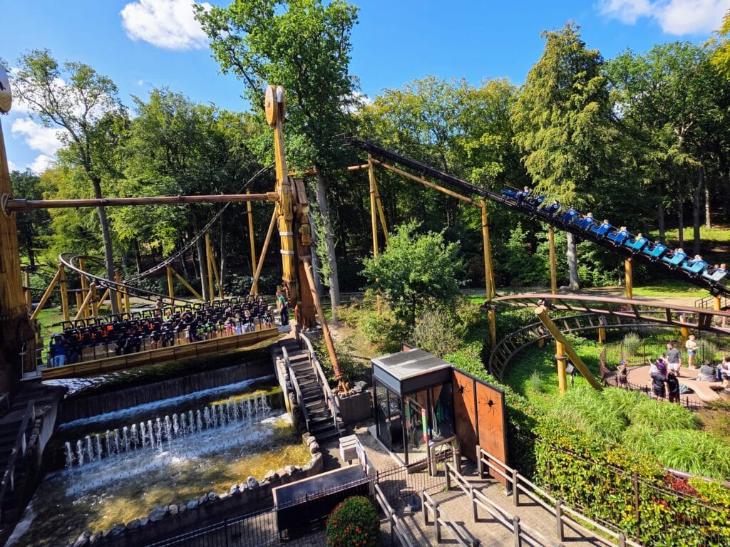 Duinrell Netherlands Guide Theme Park, Tiki Pool, Tips, frugal mum, photo of amusement park rides