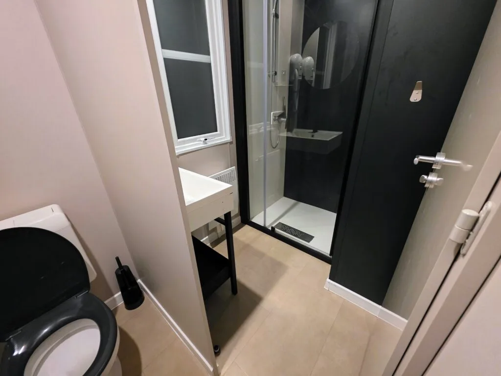 Duinrell Holiday and theme park, frugal mum review, the Netherlands, photo of o'hara duingalow accommodation