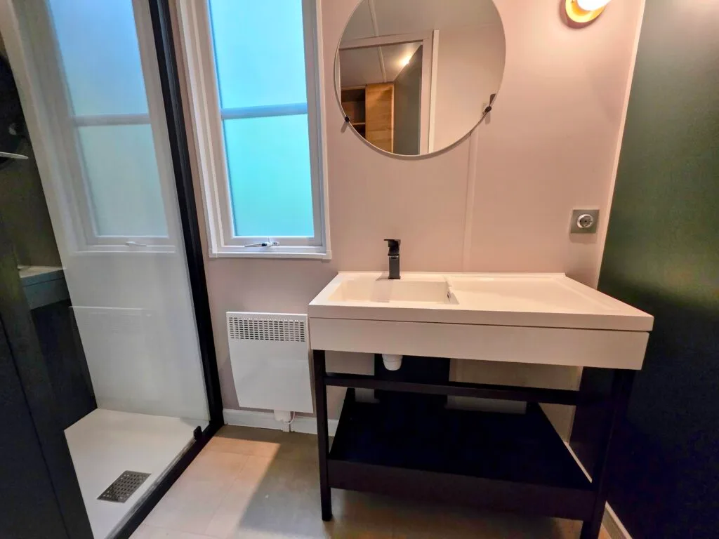Duinrell Holiday and theme park, frugal mum review, the Netherlands, photo of o'hara duingalow accommodation