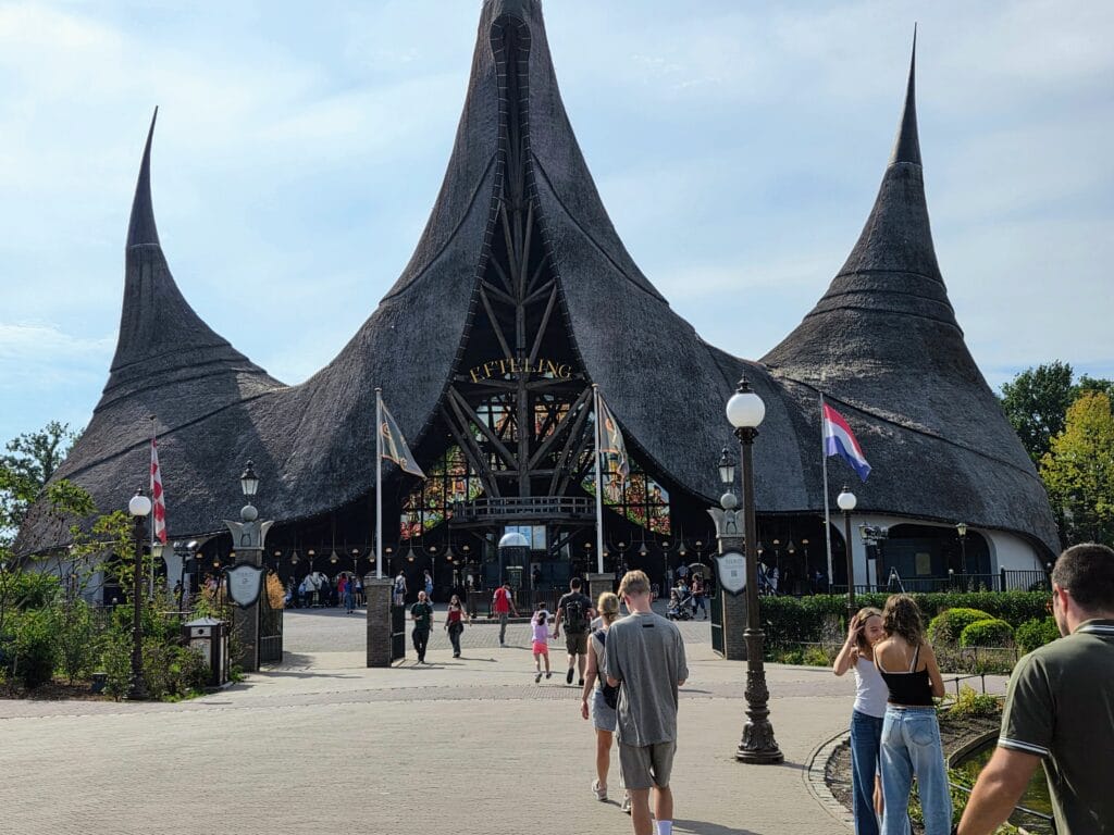 Efteling with kids, frugal mum guide and review, photo of efteling entrance