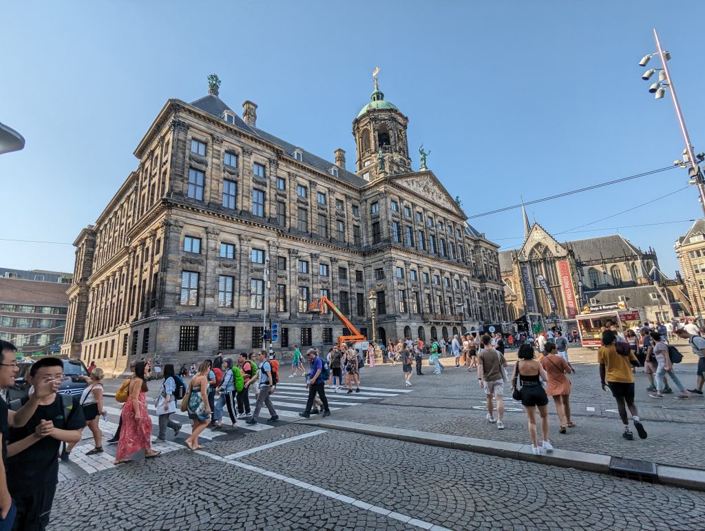 How to spend a day in Amsterdam on a budget with kids, palace photo