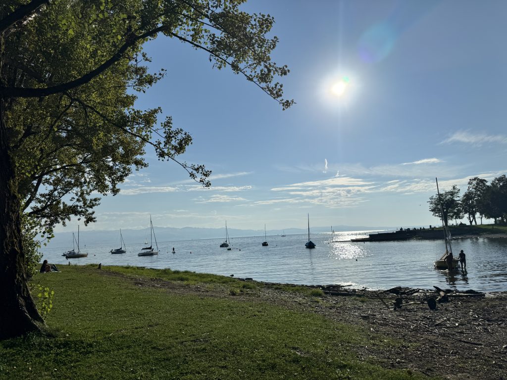 frugal mum guide, Freibad Aquamarin Wasserburg review swimming pool, lindau, germany photo of lake