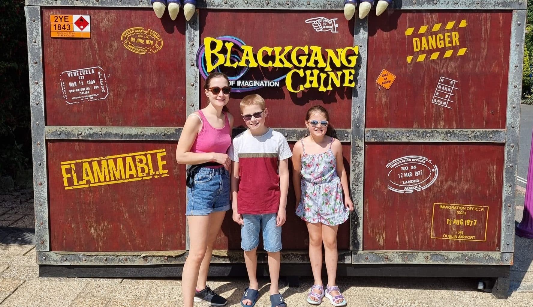 Blackgang Chine, rides, isle of wight, kids, theme park, frugal mum and children at entrance