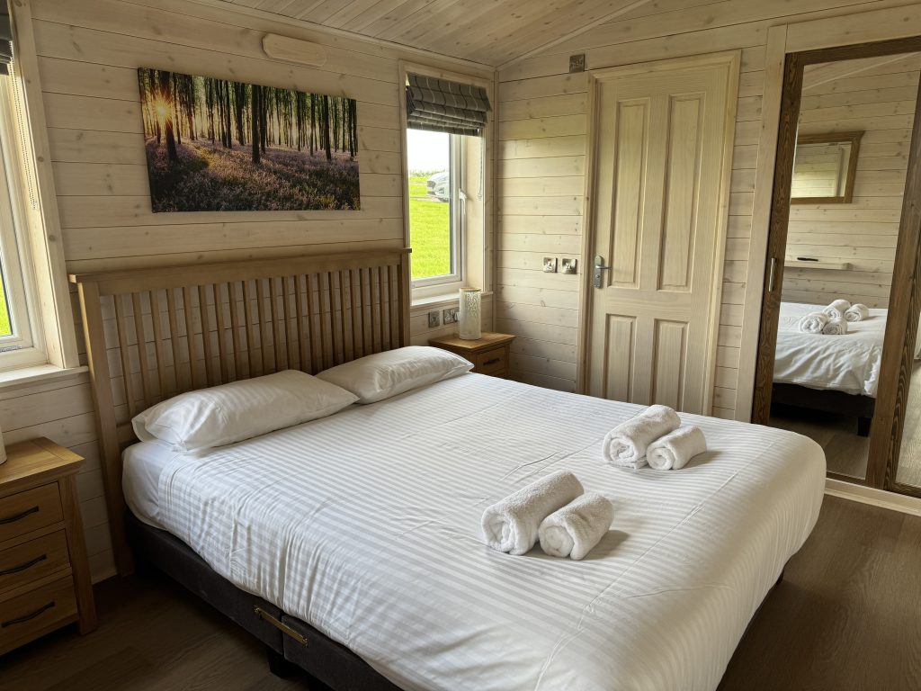 picture of holiday accommodation bedroom, knights lodges, bretby, frugal mum photo, family packing checklist